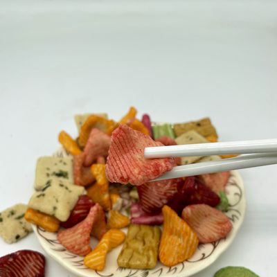 satın al Yarı Yumuşak Hırıltılı 12 Aylık raf ömrü Pirinç krakerleri Glutensiz pişmiş atıştırmalık online manufacture