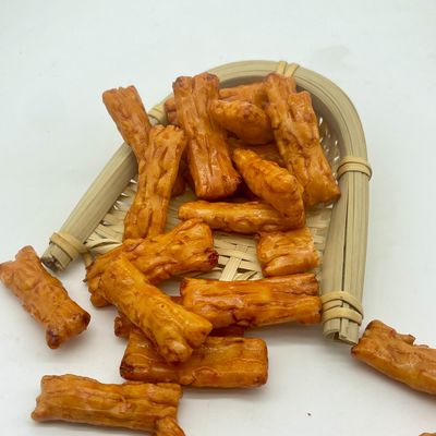 satın al Yapışkan pirinç krakerleri atıştırmalıklar baharatlı dikdörtgen pirinç krakerleri cesur tadı benzersiz şekli online manufacture