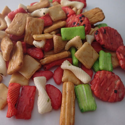 İyi bir fiyat. OEM Japon Pirinç Krakerleri Yarı Yumuşak Japon Susamlı Krakerler çevrimiçi