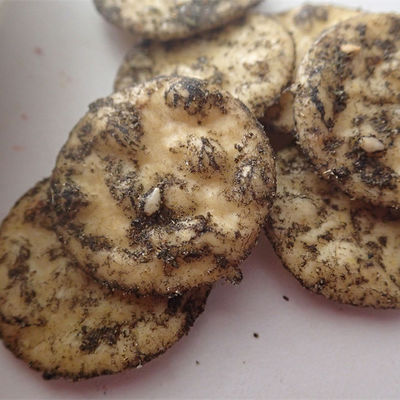 İyi bir fiyat. Mısır Aromalı Senbei Pirinç Krakeri 5kg Siyah Susamlı Pirinç Krakeri çevrimiçi