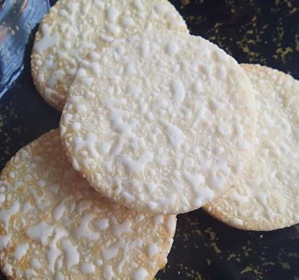 İyi bir fiyat. Tatlı Lezzet Senbei Pirinç Kraker Dilimli Kurabiye Kar Beyaz Pirinç Keki çevrimiçi