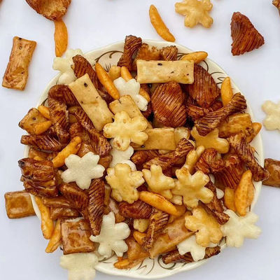 İyi bir fiyat. Orta Doğu ülkeleri için sıcak tuzlu pirinç krakerleri aperatif karışık pirinç krakerleri çevrimiçi