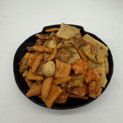 İyi bir fiyat. Hırıltılı Koreli Pirinç Kekleri Tuzlu ve Lezzetli Tuzluya Bayılın çevrimiçi